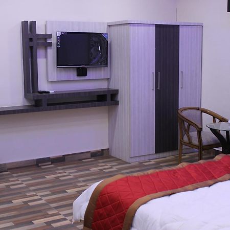 Kitchen Hut Hotel Nepalgunj Экстерьер фото